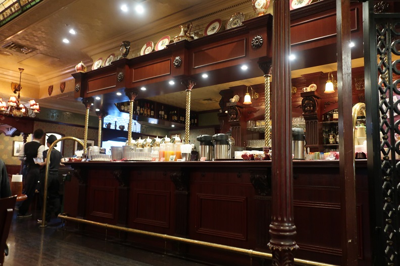 VICTORIAN PUB THE ROSE & CROWN-ヴィクトリアンパブ ザローズ&クラウン 新宿NSビル店(都庁前)